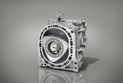 Vue en coupe d’un moteur Wankel à piston rotatif métallique